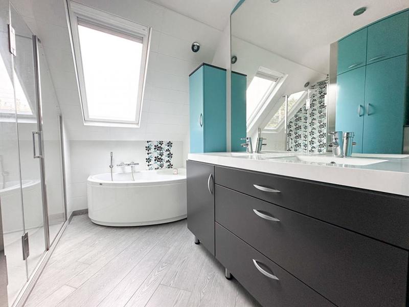 Maison - 175 m² - 8 pièces