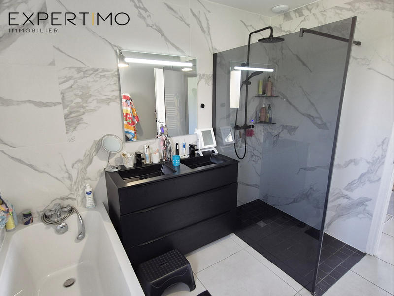 Maison - 107 m² - 5 pièces