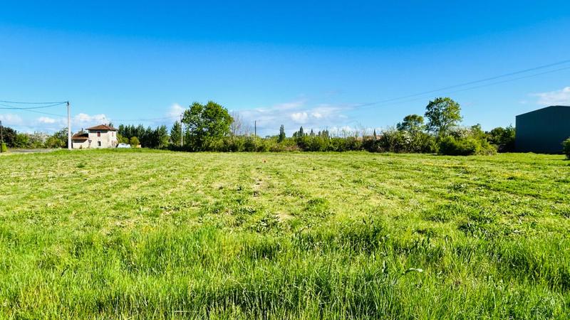 Terrain constructible - 700 m²