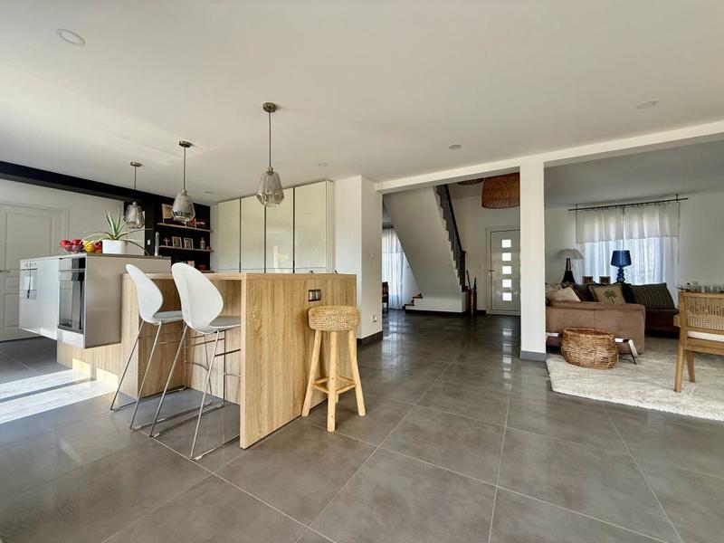 Maison - 189 m² - 7 pièces