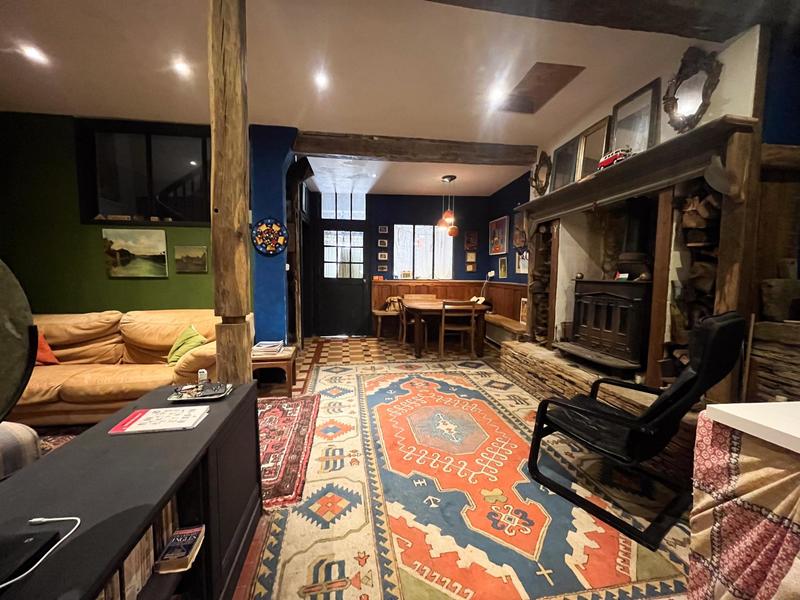 Maison - 232 m² - 8 pièces