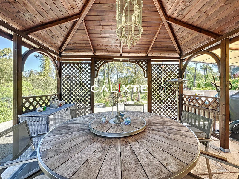 Villa - 260 m² - 5 pièces