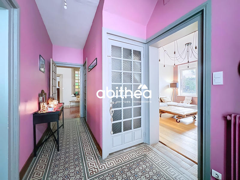 Maison - 380 m² - 13 pièces