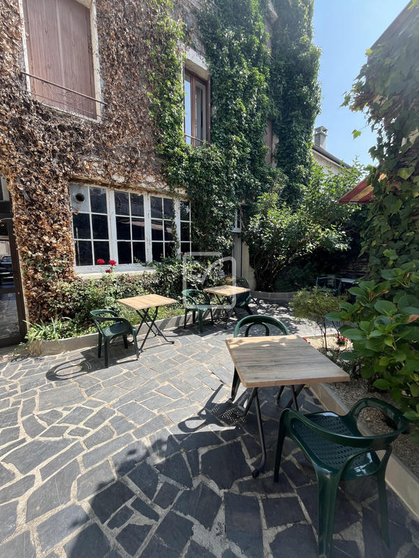 Local commercial - 799 m²