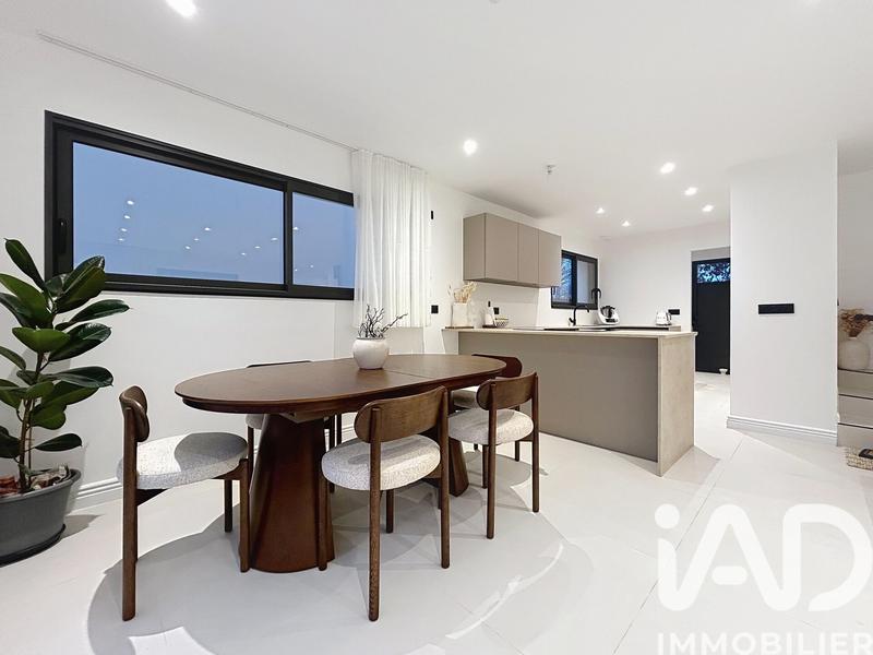 Maison - 121 m² - 6 pièces