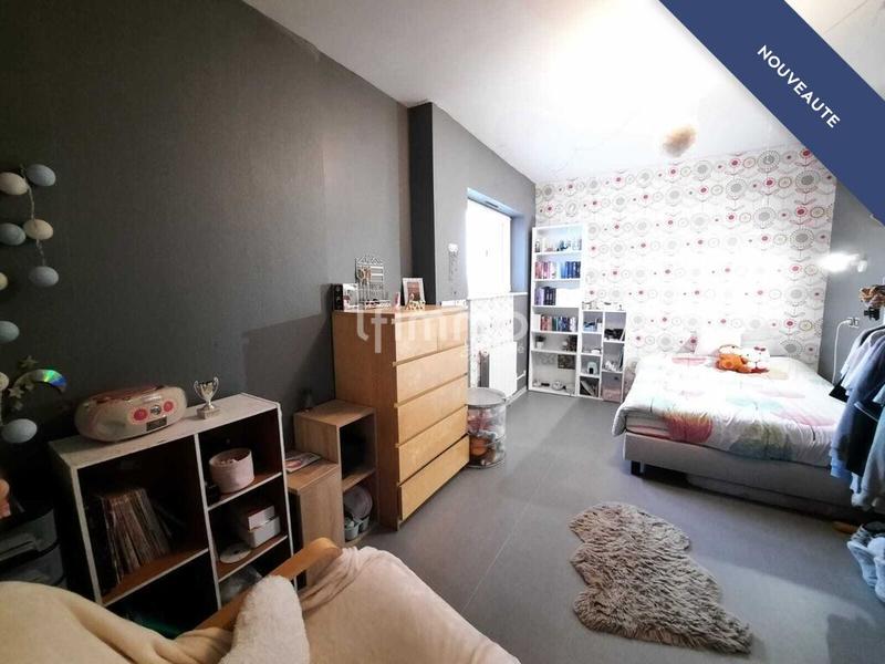 Maison - 211 m² - 7 pièces