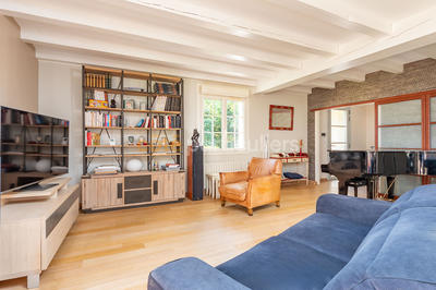 Maison - 225 m² - 8 pièces