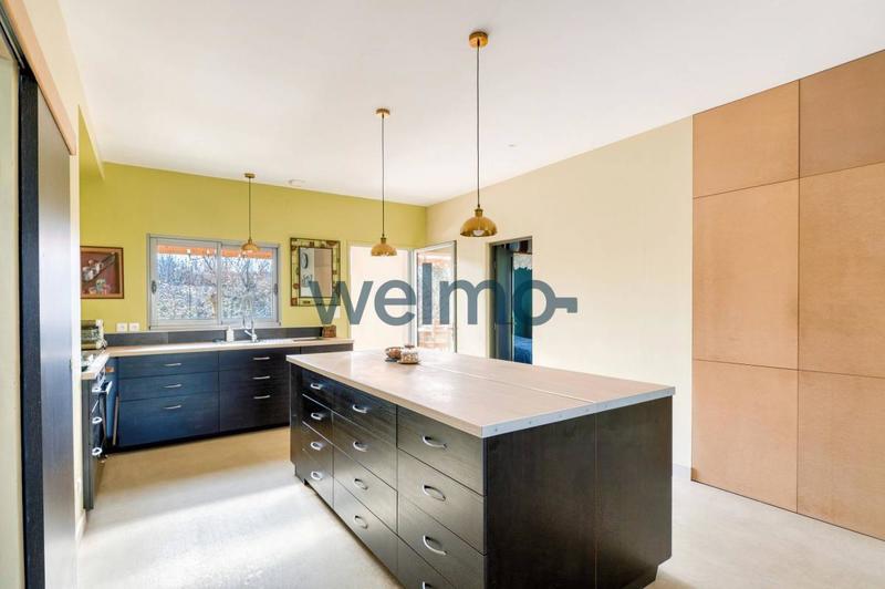 Maison - 360 m² - 10 pièces