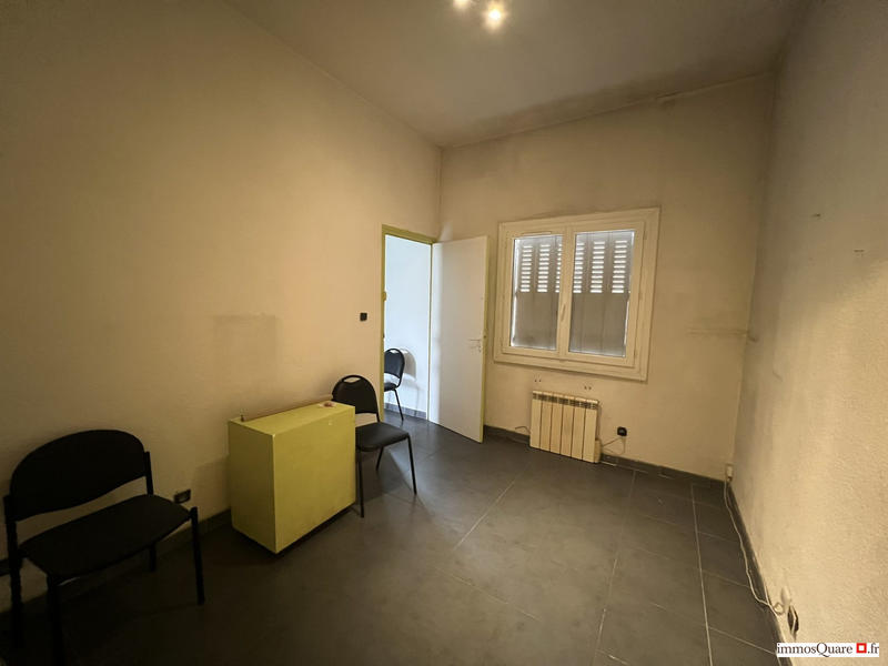 Local commercial - 75 m² - 3 pièces