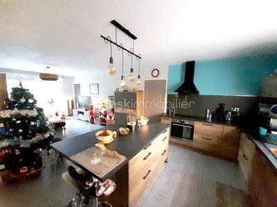 Pavillon - 144 m² - 8 pièces