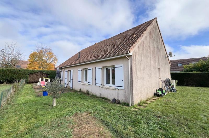 Maison - 92 m² - 4 pièces