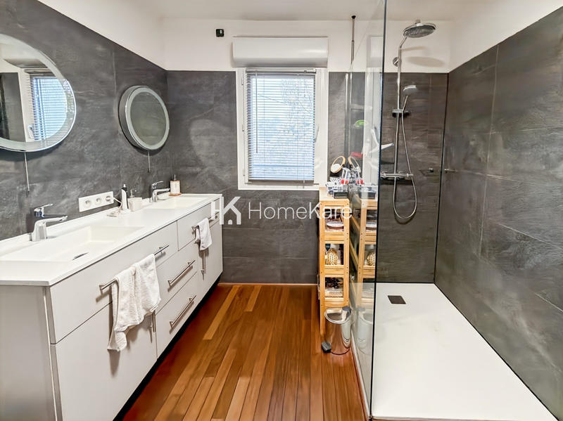 Maison - 120 m² - 4 pièces