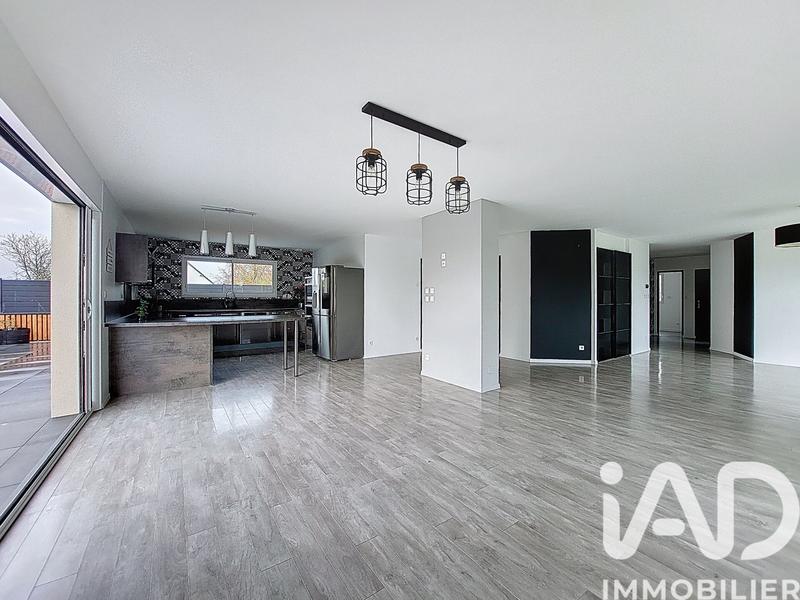 Maison - 205 m² - 8 pièces