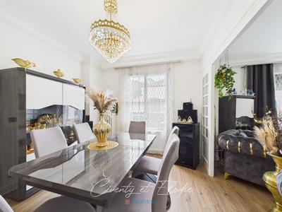 Appartement - 120 m² - 7 pièces