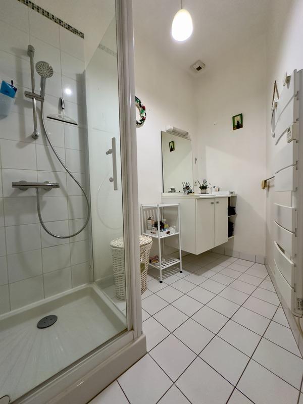 Appartement - 96 m² - 6 pièces