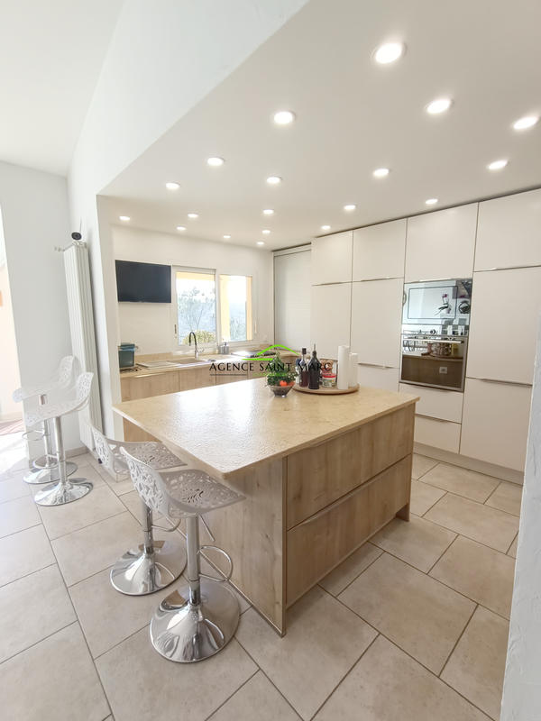 Maison - 167 m² - 5 pièces