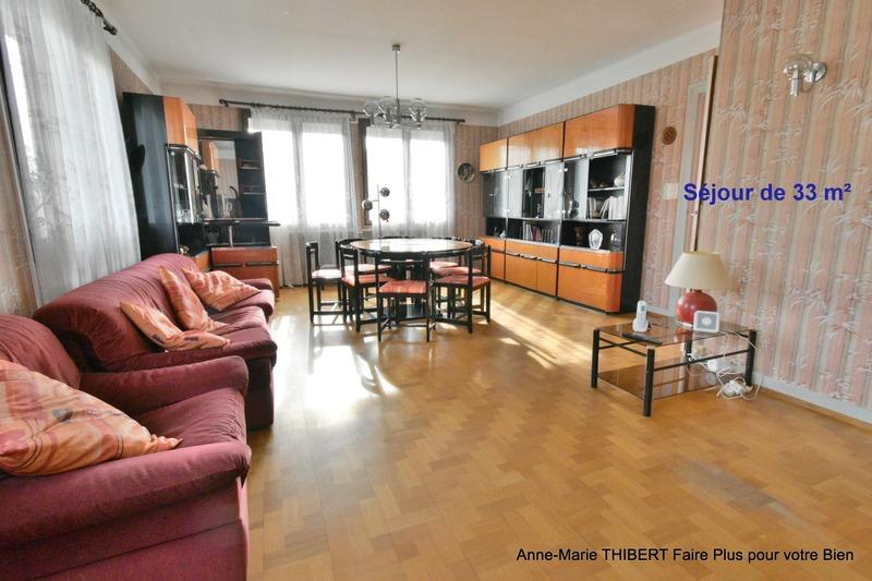 Maison - 202 m² - 6 pièces