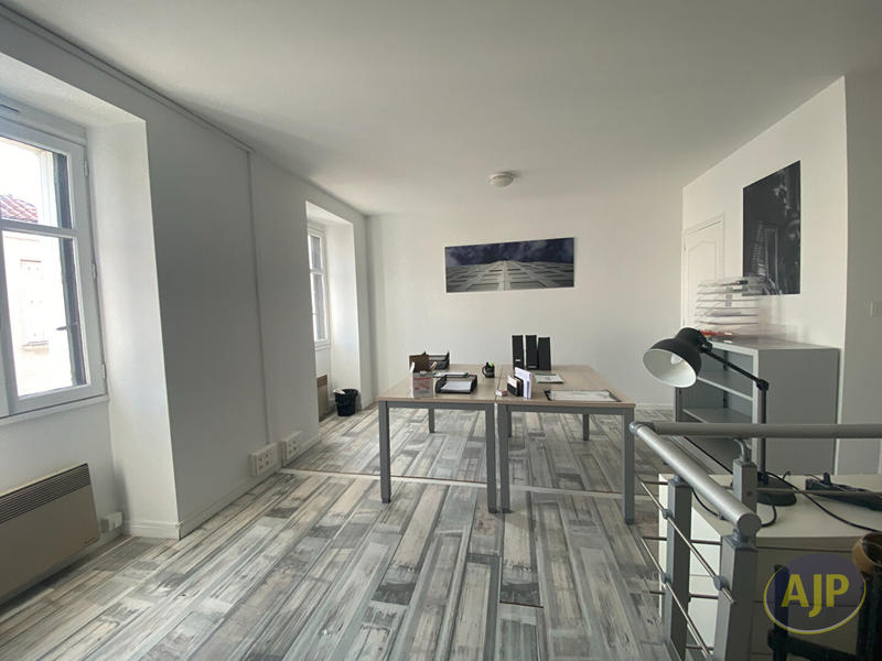 Immeuble - 78 m² - 3 pièces