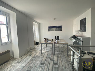 Immeuble - 78 m² - 3 pièces