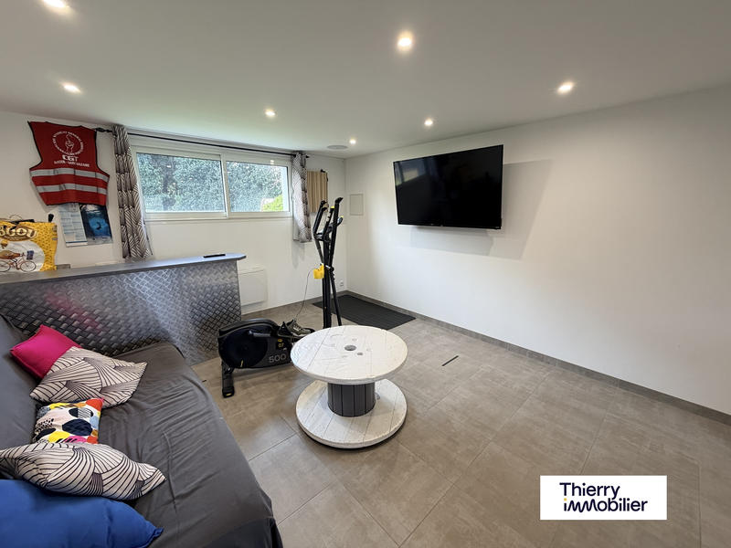 Maison - 180 m² - 6 pièces