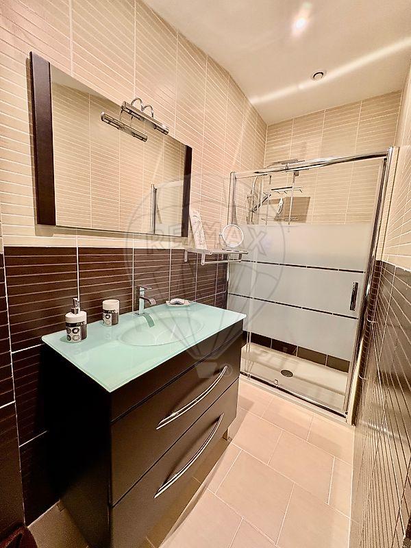 Maison - 180 m² - 5 pièces