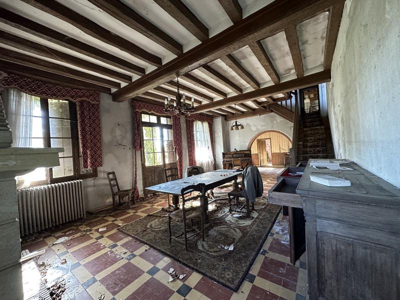 Maison - 259 m² - 10 pièces