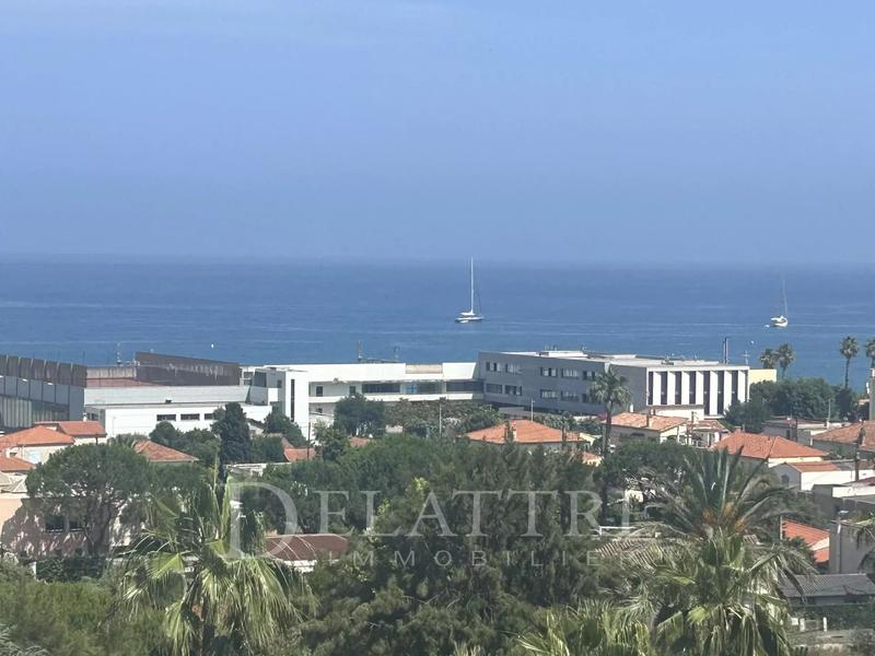 Appartement - 163 m² - 6 pièces