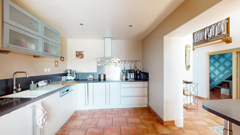 Maison - 210 m² - 6 pièces