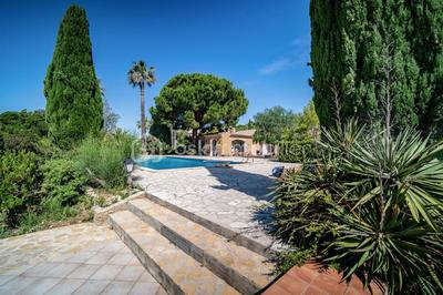 Propriété - 350 m² - 11 pièces