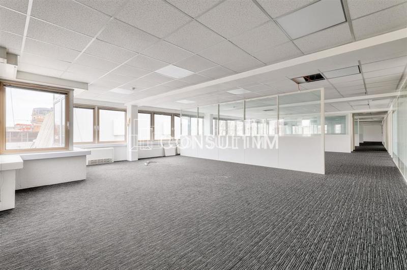 Bureau - 874 m²