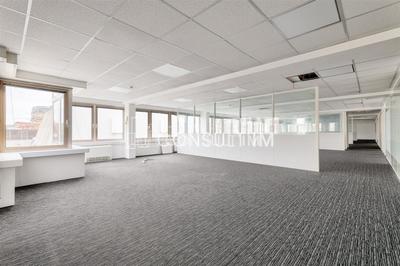 Bureau - 874 m²