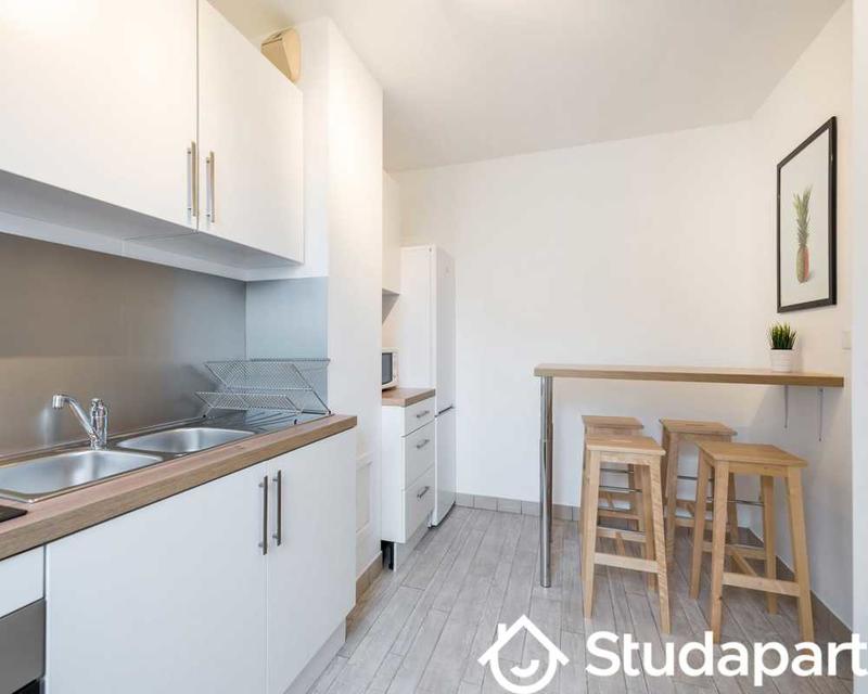 Chambre - 90 m² - 1 pièce