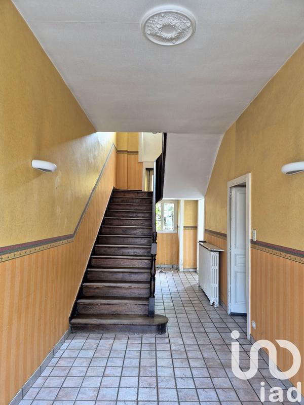 Maison - 250 m² - 8 pièces