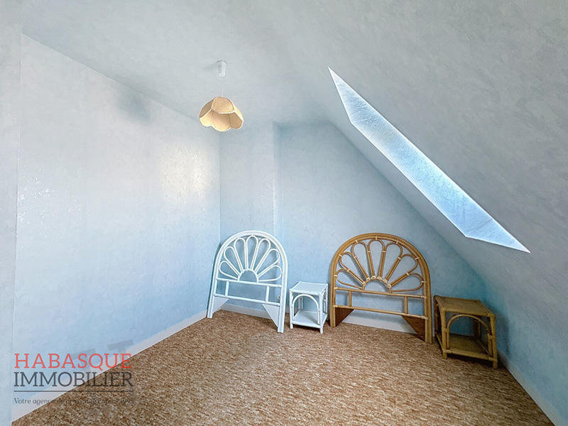 Maison - 99 m² - 6 pièces