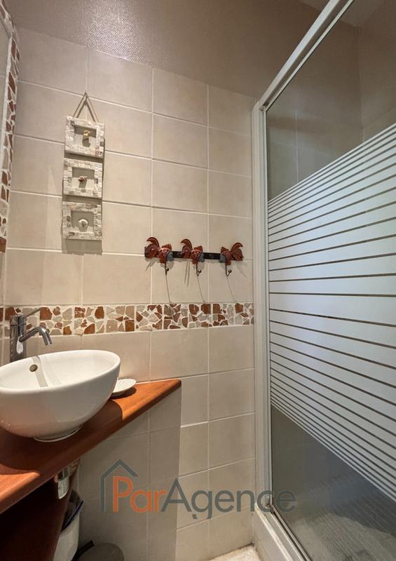 Maison - 235 m² - 6 pièces