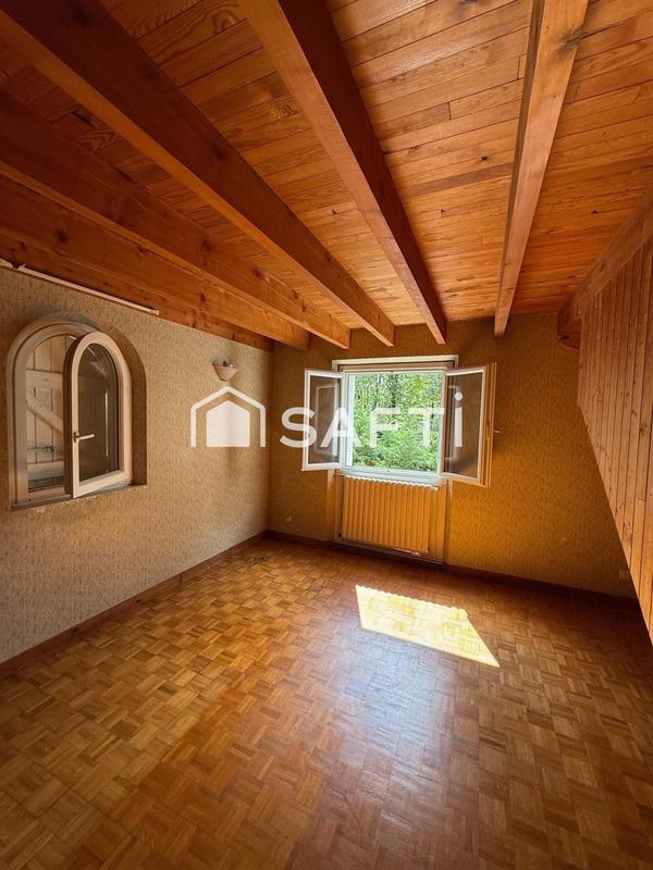 Maison - 186 m² - 8 pièces