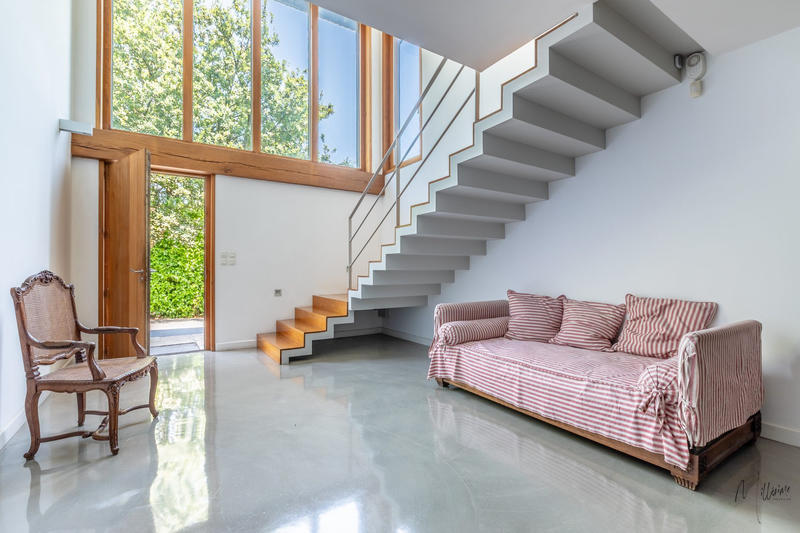 Maison - 329 m² - 8 pièces