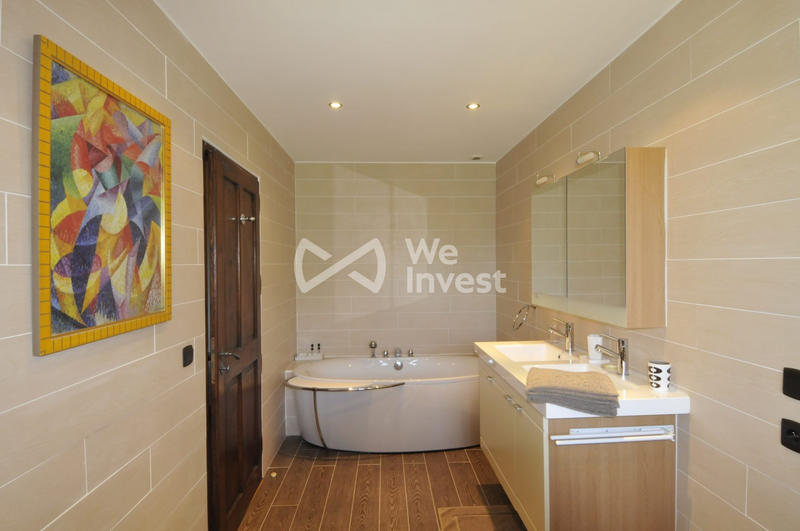 Maison - 344 m² - 8 pièces