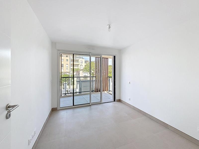 Local commercial - 77 m² - 3 pièces