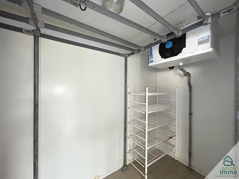 Local commercial - 300 m² - 5 pièces