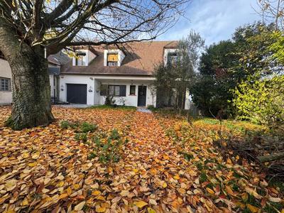 Maison - 194 m² - 7 pièces