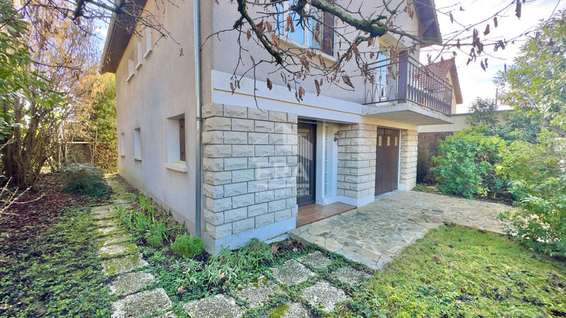 Maison - 122 m² - 7 pièces