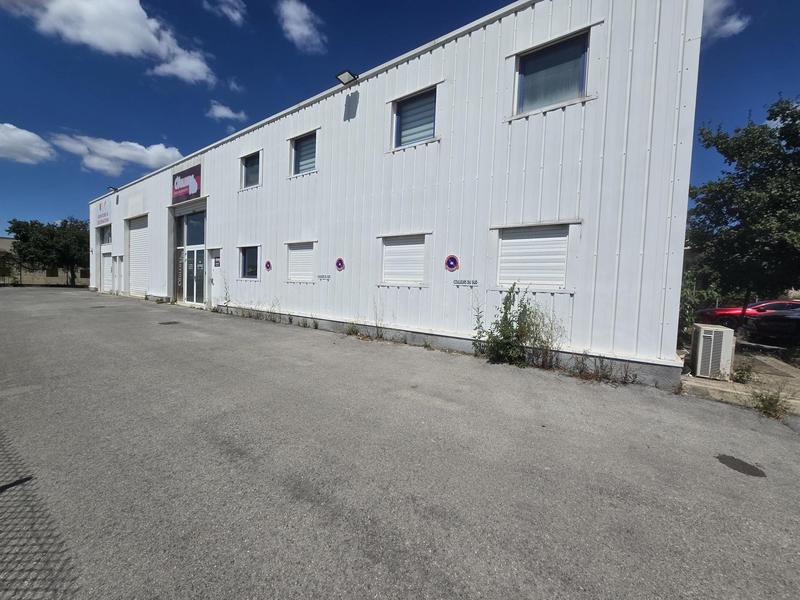 Bureau - 75 m² - 2 pièces