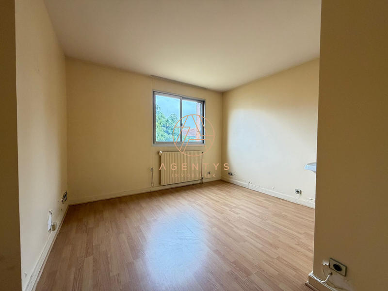 Appartement - 82 m² - 5 pièces