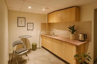 Bureau - 80 m² - 6 pièces