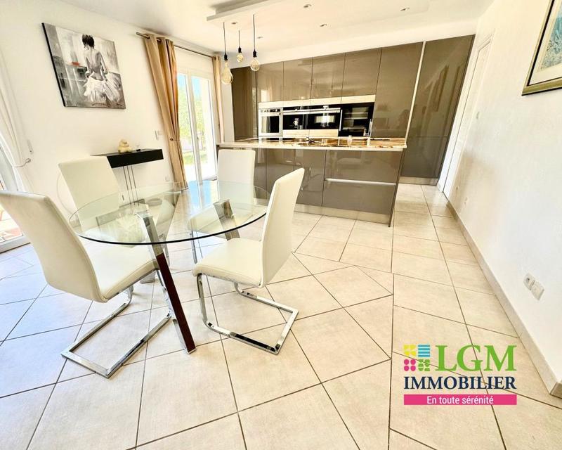 Villa - 206 m² - 6 pièces