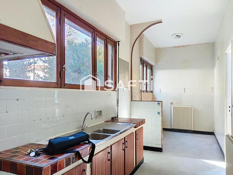 Maison - 227 m² - 10 pièces