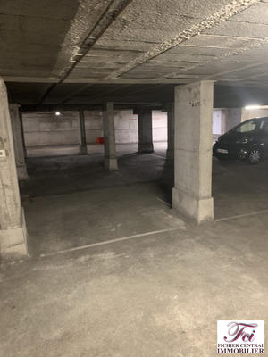 Parking / Garage - 12 m²