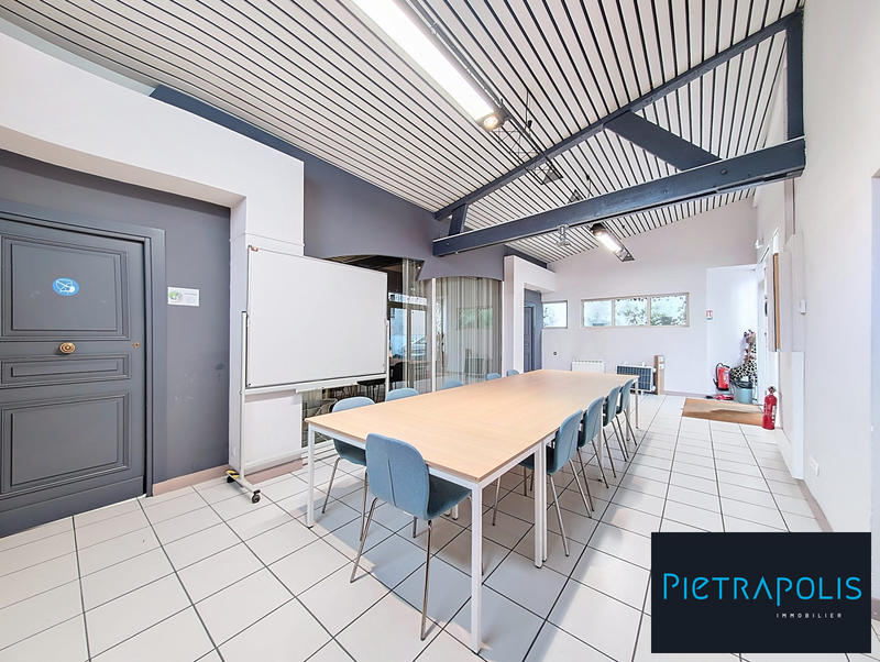 Bureau - 215 m² - 6 pièces