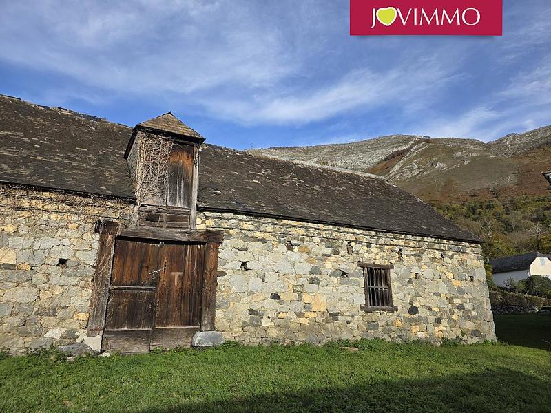 Maison - 300 m² - 1 pièce